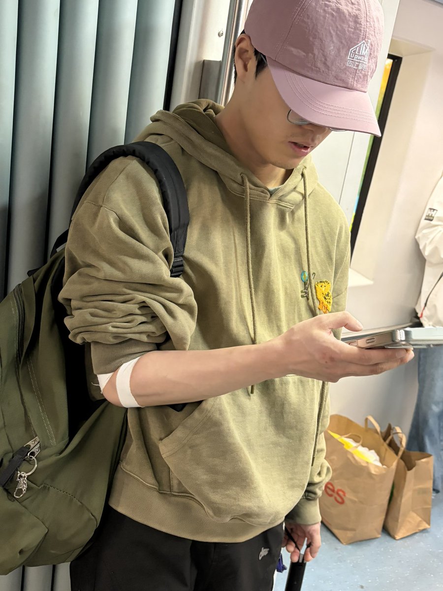 1llumi's tweet photo. 人生真是累的要死。 https://t.co/WkB0ZVlMsY