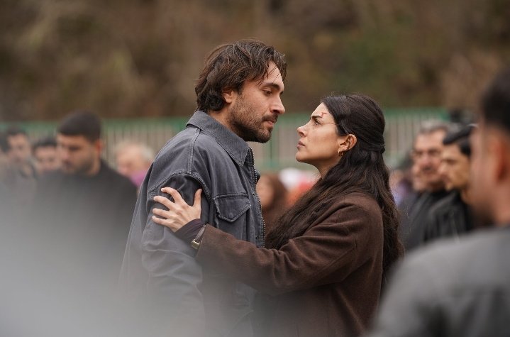 #EsDil 🏔❤️‍🔥🌊 tweet media