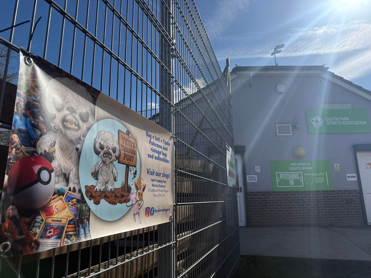 South_ParkFC's tweet photo. 🤝 | 𝗦𝗣𝗢𝗡𝗦𝗢𝗥: 𝗬𝗘𝗧𝗜𝗦 𝗧𝗥𝗔𝗗𝗜𝗡𝗚 𝗣𝗢𝗦𝗧

Huge thank you to pitch side sponsor Yetis Trading Post for supporting the club! 

Browse over 250,000 Pokémon cards, including singles, graded rarities, and exclusive finds. They also buy, sell, and trade cards and vintage toys, offering a trusted space for collectors looking to build or refine their collections.

They can be found in Lesbourne Road so pop in, have a browse around the store, the place to find Pokémon in Reigate. 

❤️💚🌳⚡️