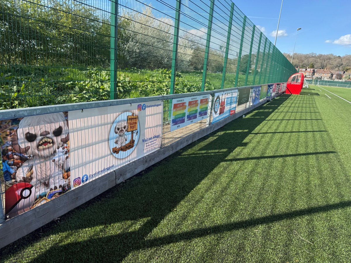 South_ParkFC's tweet photo. 🤝 | 𝗦𝗣𝗢𝗡𝗦𝗢𝗥: 𝗬𝗘𝗧𝗜𝗦 𝗧𝗥𝗔𝗗𝗜𝗡𝗚 𝗣𝗢𝗦𝗧

Huge thank you to pitch side sponsor Yetis Trading Post for supporting the club! 

Browse over 250,000 Pokémon cards, including singles, graded rarities, and exclusive finds. They also buy, sell, and trade cards and vintage toys, offering a trusted space for collectors looking to build or refine their collections.

They can be found in Lesbourne Road so pop in, have a browse around the store, the place to find Pokémon in Reigate. 

❤️💚🌳⚡️