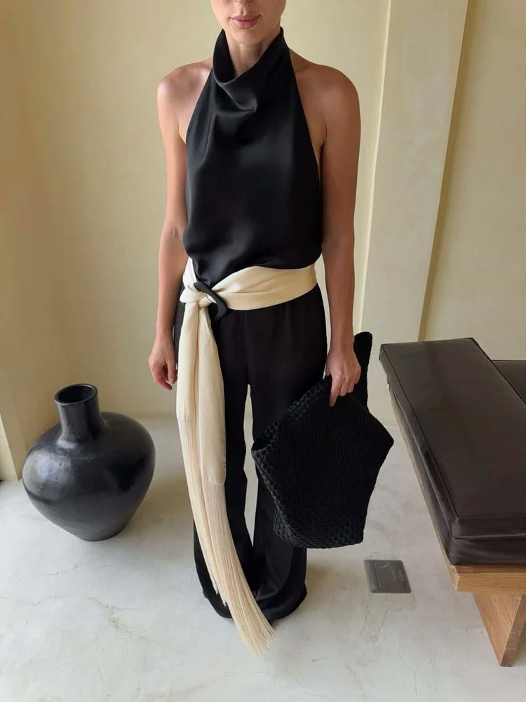 makeOutfitCom's tweet image. Fashion Trends: Accentuating the Waistline Maximize the femininity of your outfit by focusing on key elements such as belts, cardigans, scarves, blouses, and proportionate accessories. Channel inspires you with easy fashion hacks for a stunning waistline definition.#FashionTrends