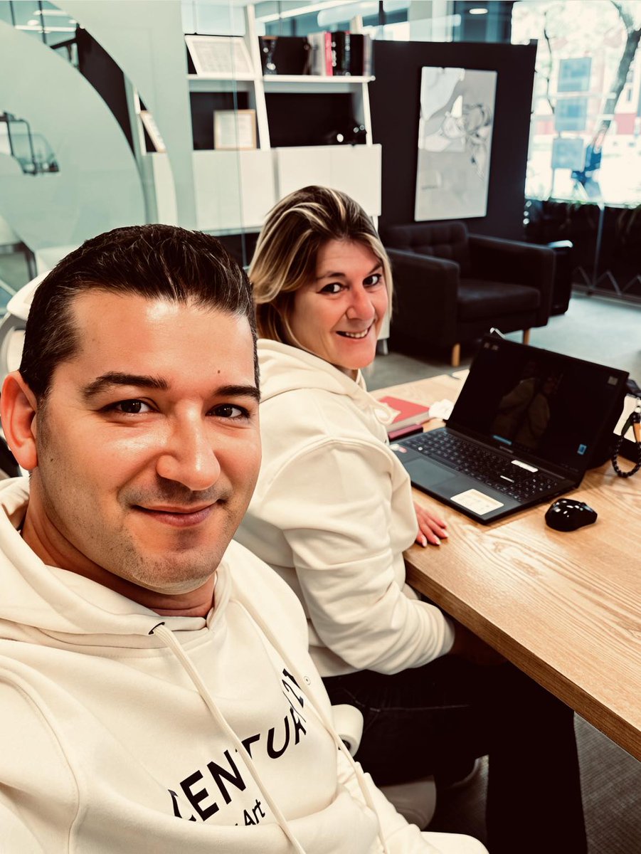 C21_Godinhos's tweet photo. Work 🔄
#godinhos
#century21realtyartmj
#realtyartgroup
#workinprogres https://t.co/RA8KAk2lWa