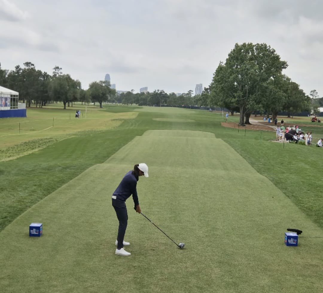 aditigolf's tweet photo. Bit late to post, but thanks @Chevron_Golf  Cool to play a new course at Memorial Park.
Thanks to everyone who volunteered and the golf course staff for their efforts, especially during the bad weather. https://t.co/ndG0IEV73K