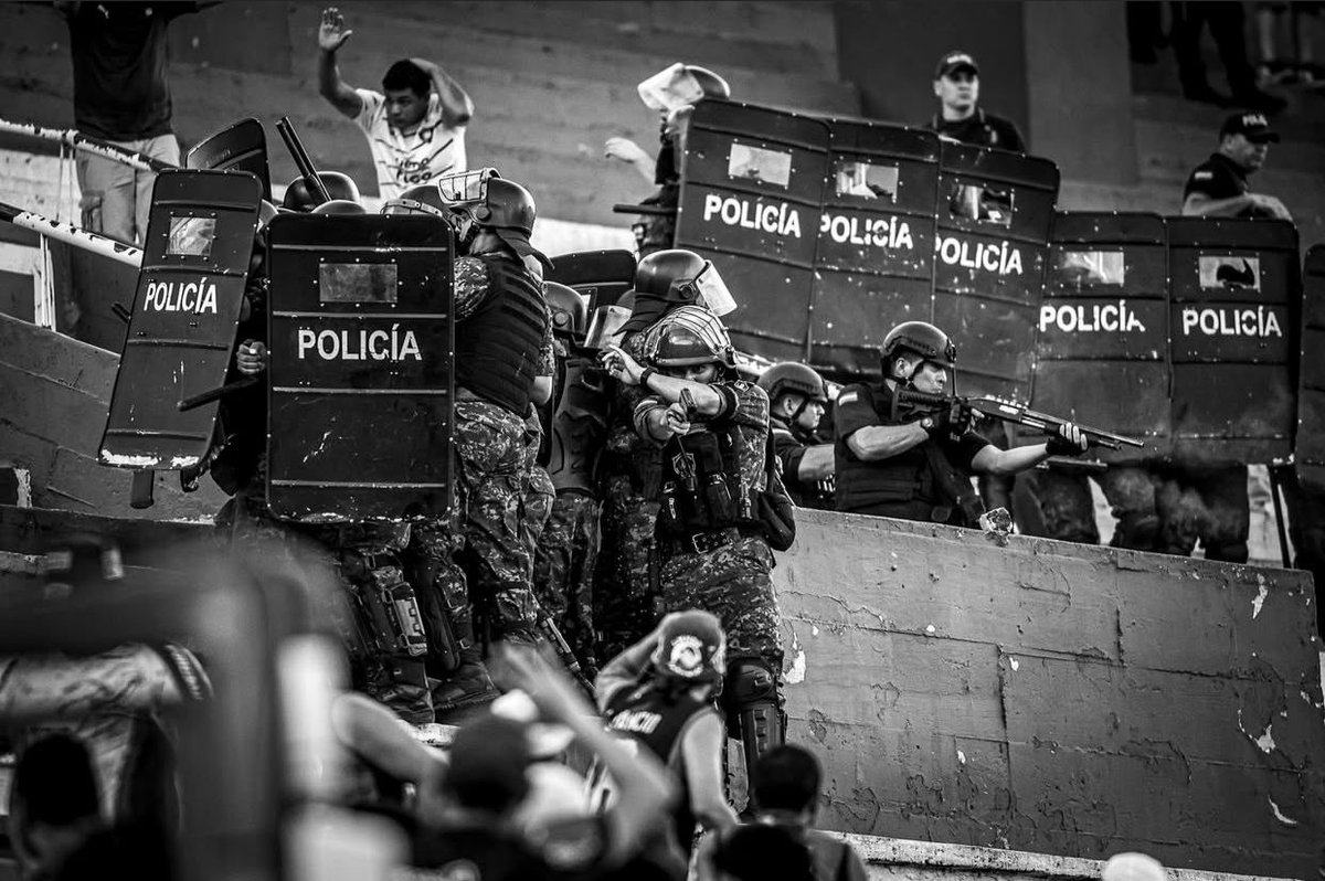 Ya no quedan mínimas dudas de quién inicio todo: LA POLICIA.
¿Por qué?
No me cabe media duda: Estuvo todo armado desde el inicio.
Que el Tribunal juzgue solo el informe arbitral, es grosero, ofensivo.