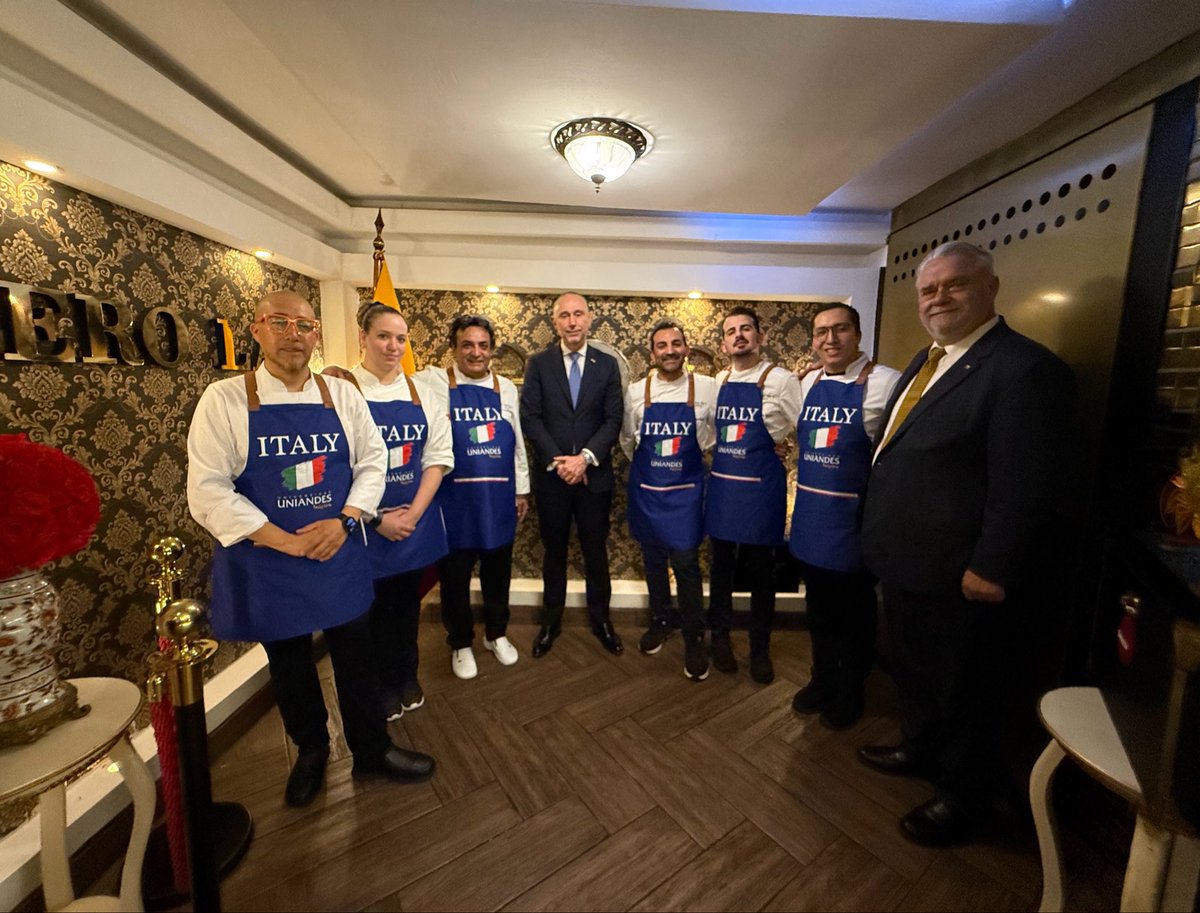 Italy in Ecuador tweet media