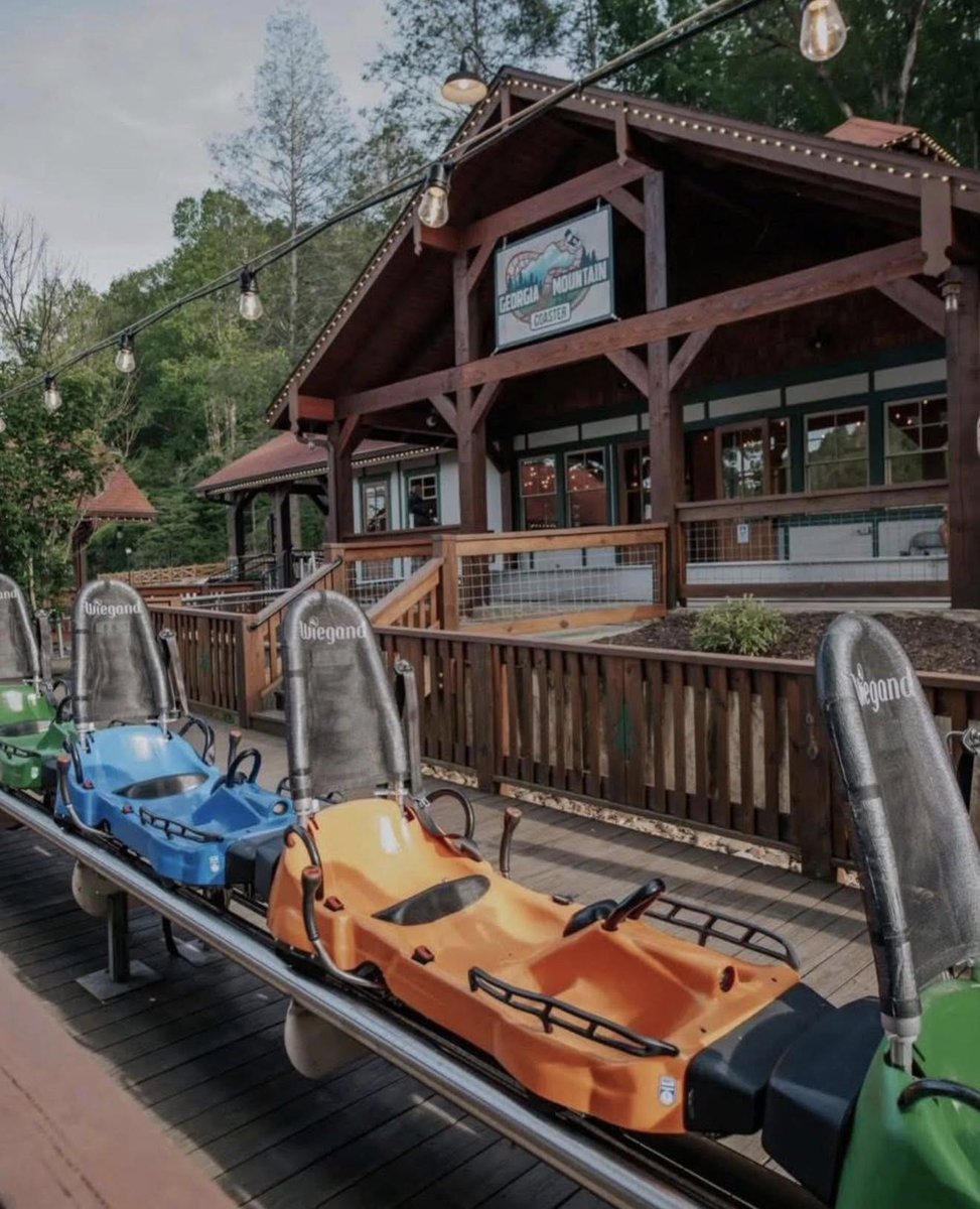DaysH59574's tweet photo. Explore the charm of Helen, GA—without the stress 🚐✨
🎢 Mountain coaster
🌊 River tubing
🛍️ Local shops &amp; antiques
🍬 Sweet treats &amp; great food
Stay comfy at Days Inn Helen 🏨
📞 +1 706-514-0348
🌐 https://t.co/NHQxInchET

#HelenGA #GeorgiaTravel #WeekendGetaway https://t.co/nOOOzDcSo8