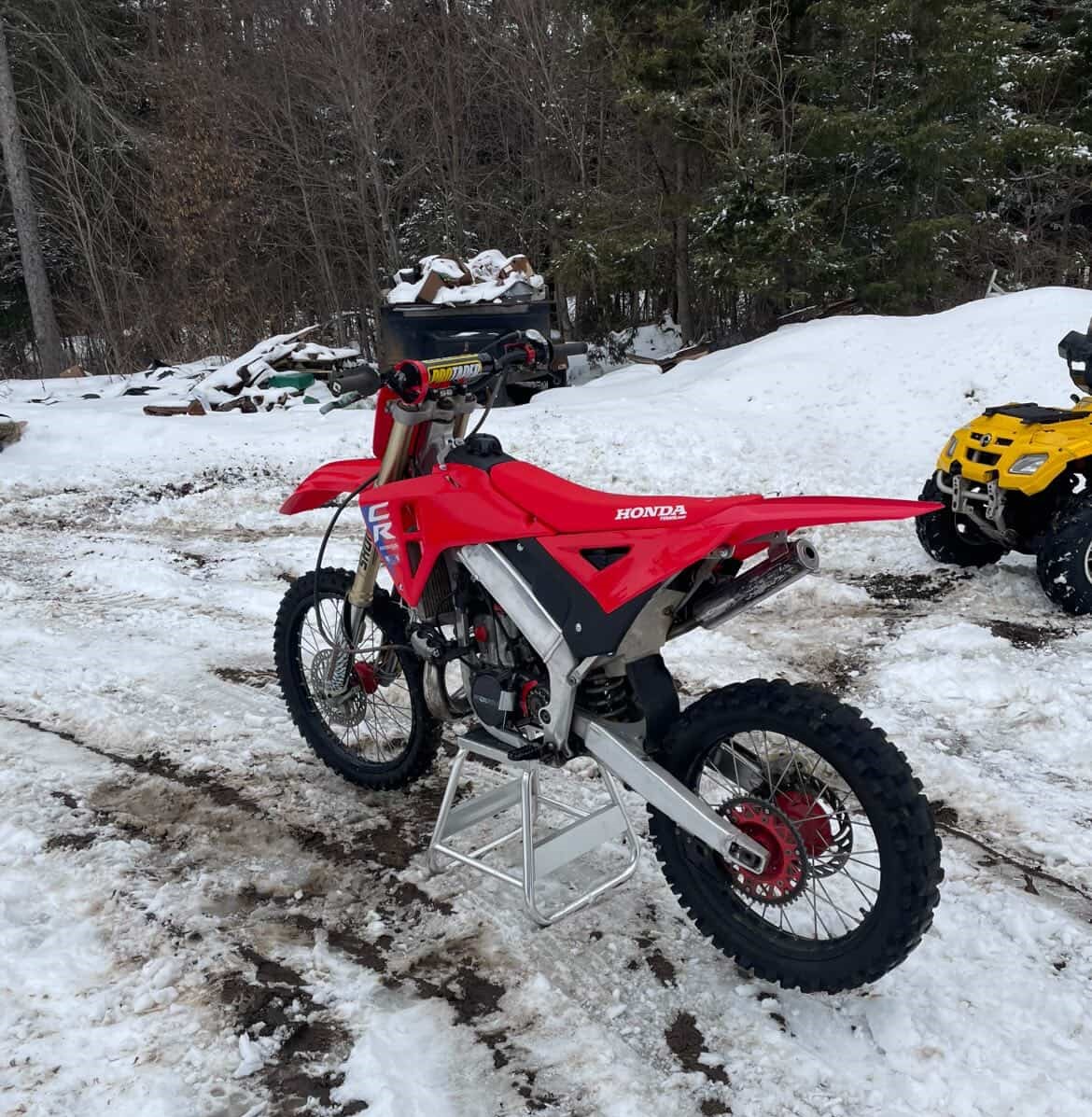 txrace's tweet photo. @that_clapped_cr - TX RACE™ Restyle Kit® 🔥🔥 for Honda 🏁🏆 #txrace #txracekit #restyle #restyling #conversion #honda #hondanation #cr #crf #twostroketuesday #mx #motocross. More info at txrace dot com https://t.co/QICKYKi5Yu