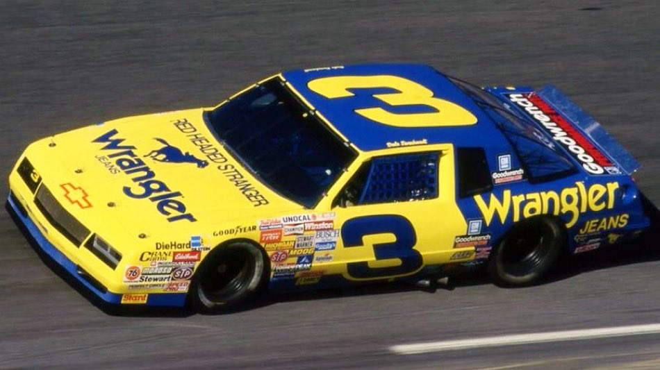 LegendsNascar's tweet image. Dale Earnhardt would have been 75 today #RIP  

Today is Willie Nelson's 93rd birthday 🎂     

In 1987, Willie Nelson's movie "Red Headed Stranger" was promoted on Dale Earnhardt's car at Daytona.