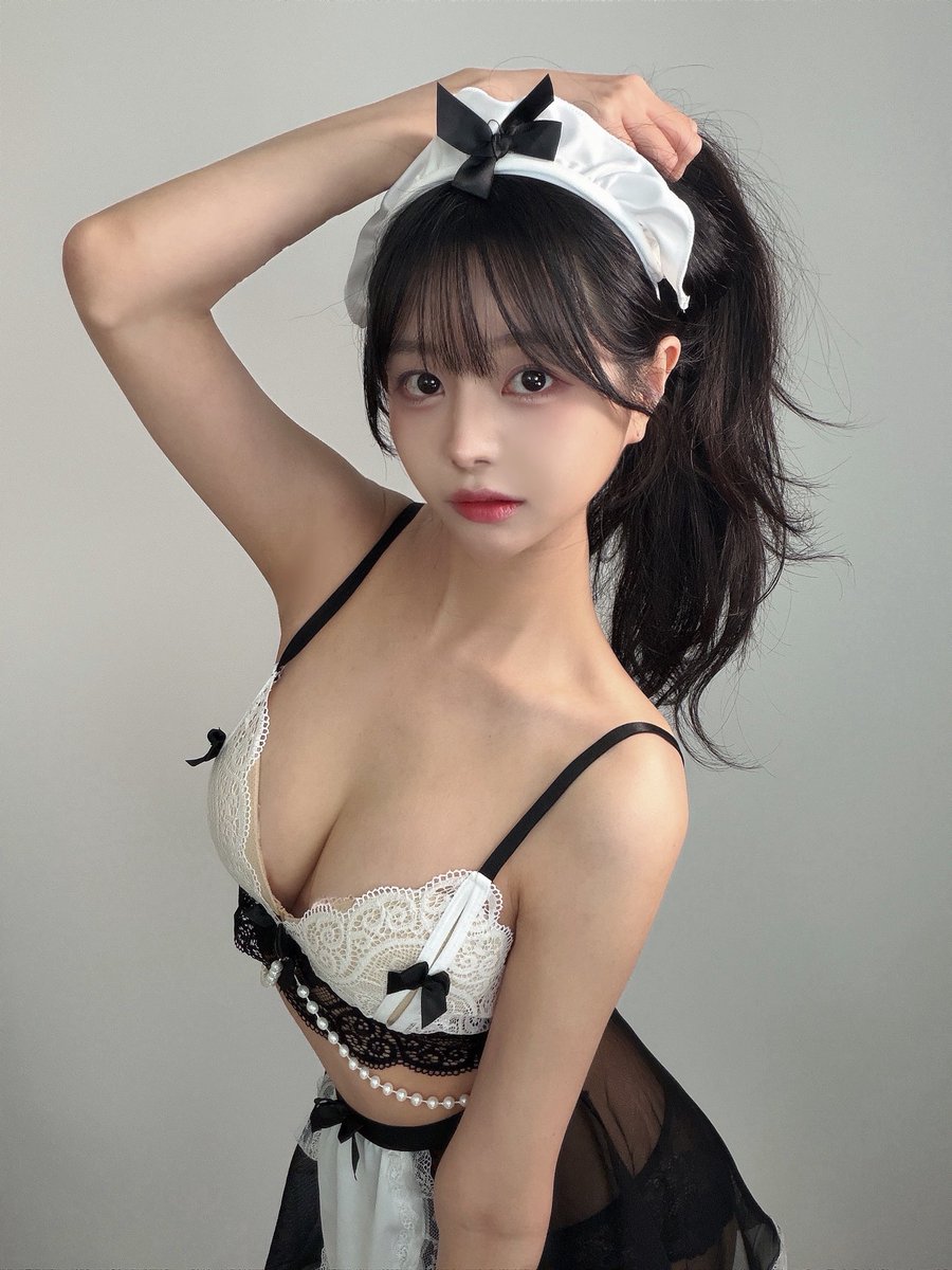 haercy_'s tweet photo. はい、ご主人様…なんでもしてあげますよ♡
#cosplay #streamer #コスプレ https://t.co/qorMx9iPIm
