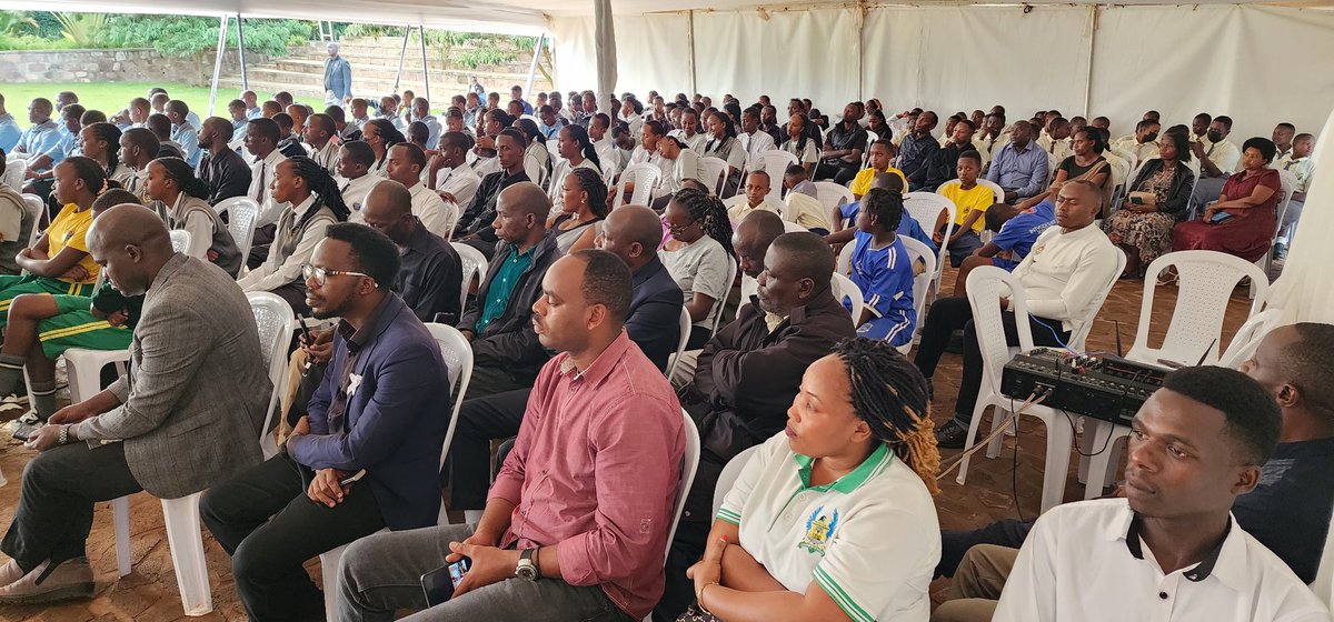 KMukarange's tweet photo. Uyu munsi @KMukarange habaye igikorwa cyo Kwibuka ku nshuro ya 32 Genocide yakorewe Abatutsi muri mata 1994; ku rwego rw'ibigo by'amashuri yose abarizwa mu murenge. https://t.co/LK1ZDJSc7a