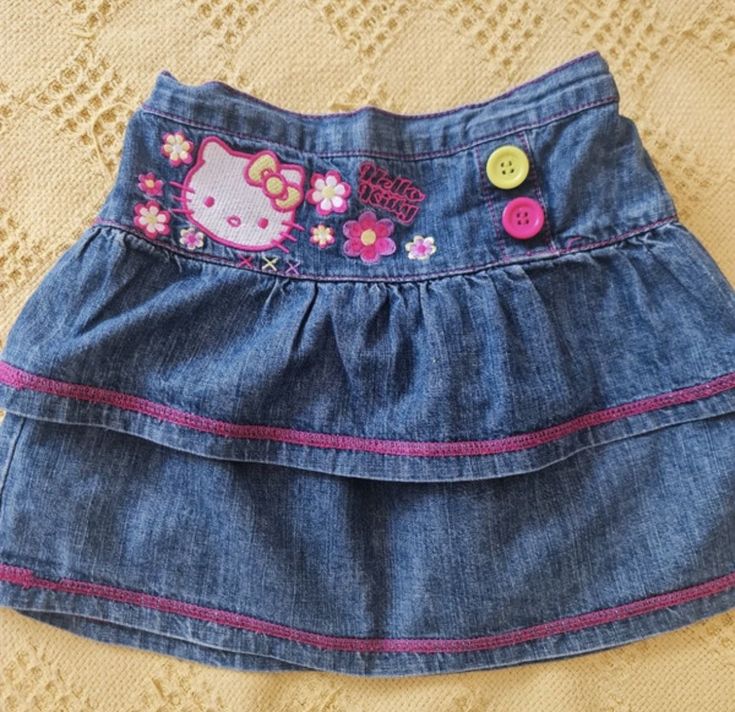 softlymagicall's tweet photo. Don't worry, my daughter, your mother will dress you like a princess. https://t.co/i6j5WKo5QC