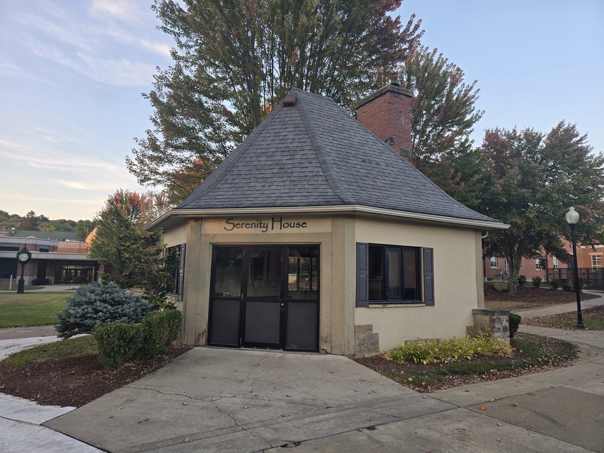 JerzTony's tweet photo. If you're a student or know of one looking for all the resources of a top-tier university in a smaller, more intimate setting - consider @PittTitusville! #prettycollegepics https://t.co/GaRwpQ3eMe