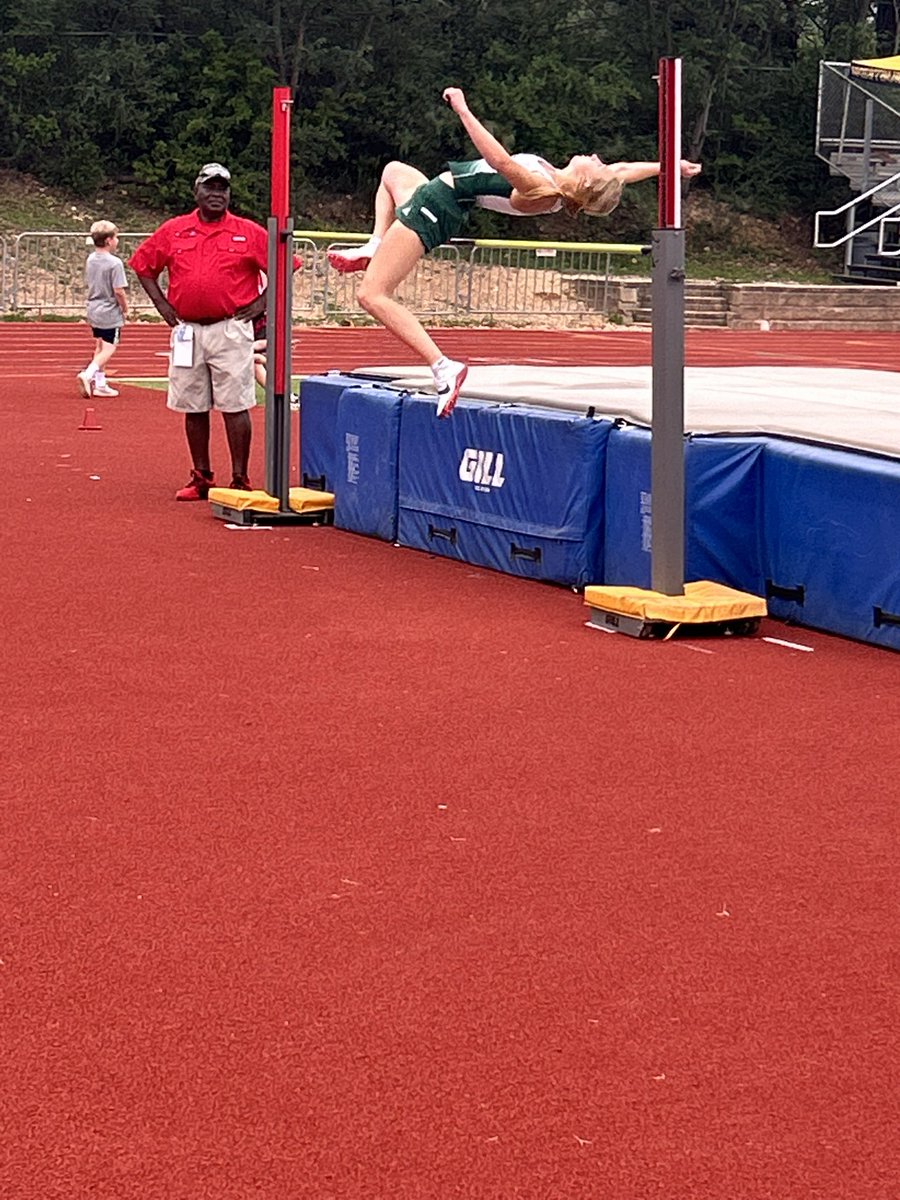 twcaxc's tweet photo. Bella qualifies for State in the High Jump!! @twcasports @TWCAStrength https://t.co/sQjrqbxUWm