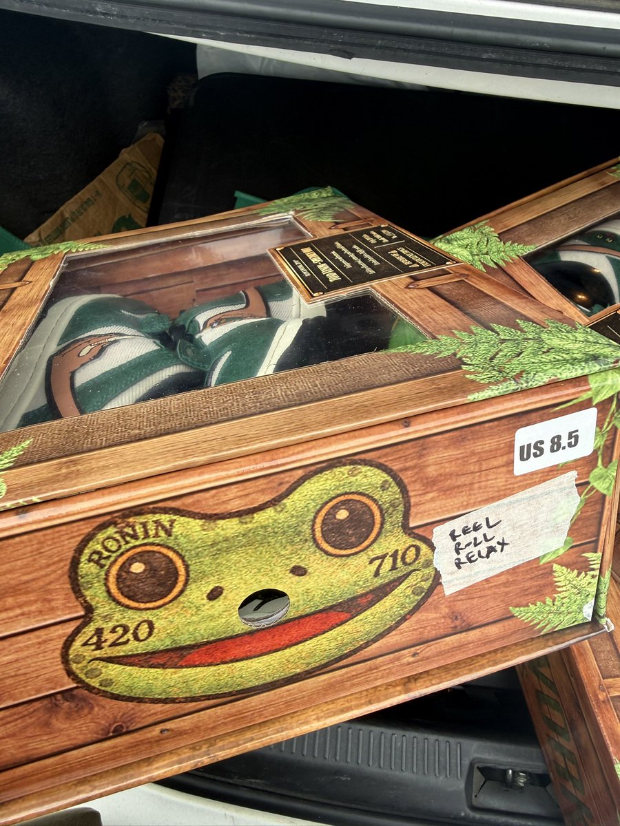 RollReelRelax's tweet image. THAT NEW 🆕 TOAD 🐸 VENOM SNEAKER EXCLUSIVE DROP #001

#toadvenom #sneakers #bws #thefirm #hashtribe #roninseeds
#blockworkstudios #shoes #nyc