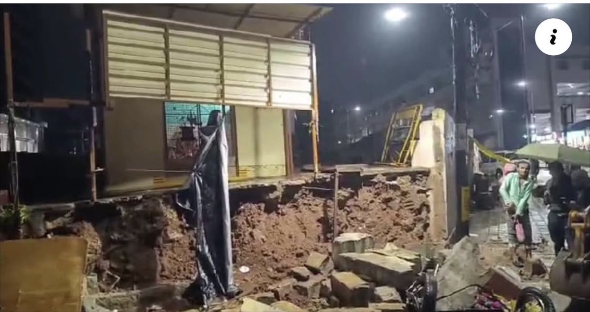 BTNReports's tweet photo. Seven people, including three children, died after a wall at Bowring Hospital in Bengaluru collapsed during heavy rain, CM Siddaramaiah and Deputy CM DK Shivakumar rush to the site. CM Siddaramaiah announced ₹5 lakh solatium to the kin of each of the deceased in the incident https://t.co/WPC6y7mOx6