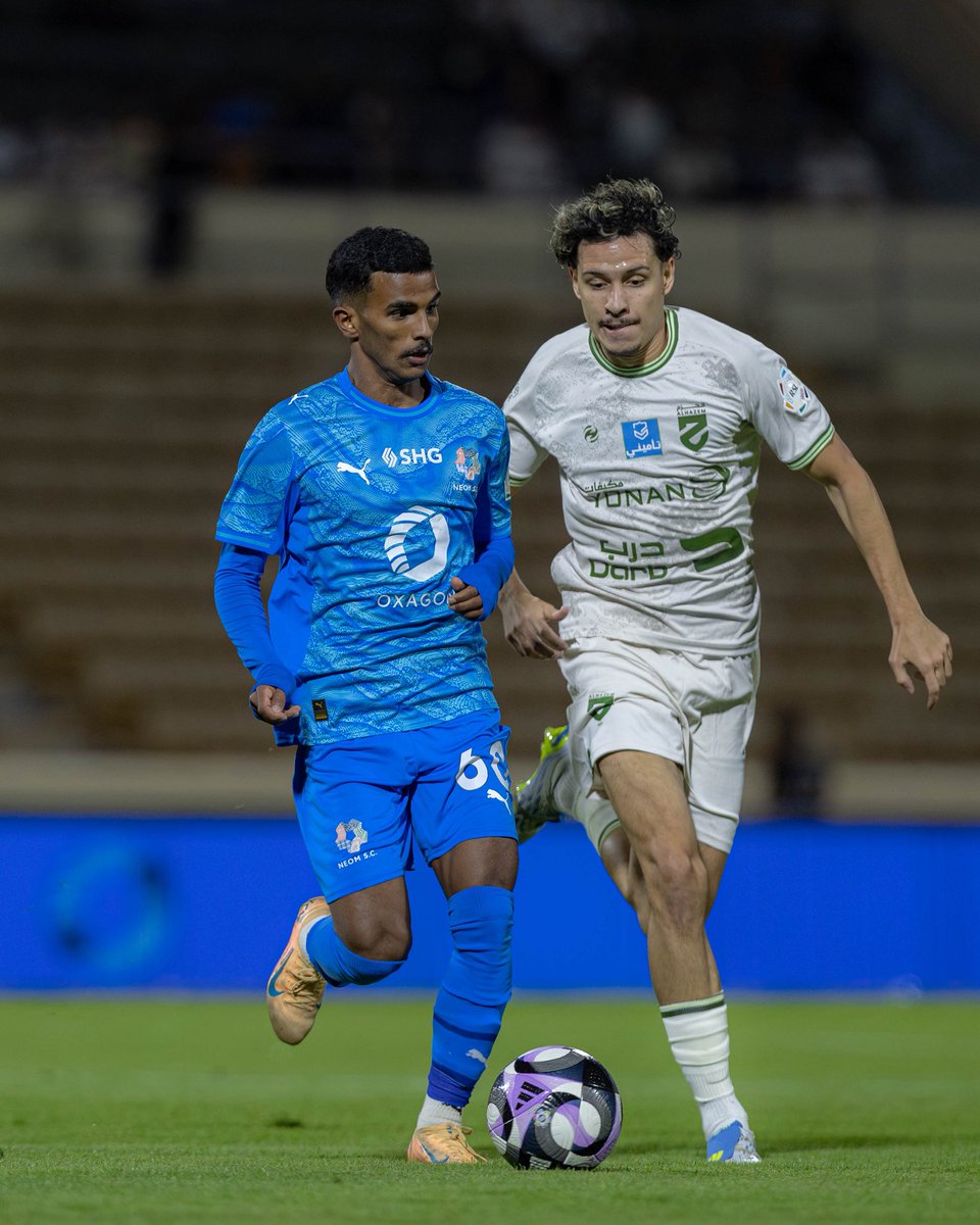 NEOMSportsClub's tweet photo. من مواهب نيوم، أحمد العنزي، في مشاركته مع الفريق الأول في لقاء أمس 💙🆙

#نادي_نيوم_الرياضي https://t.co/snl0ShjeTd