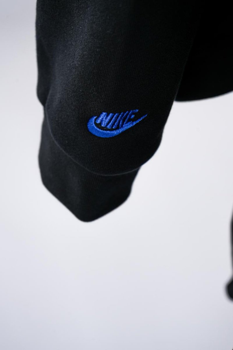 SnK_StreetGym's tweet image. All black. All focus. Just do it 💙

Shop in-store and online🇿🇦
•Nike Sportswear Club Just Do It Oversized Crew
R 1,299

•Nike Club Just Do It Oversized Pant
R 1,199

#streetgym #nike #nikesportswear