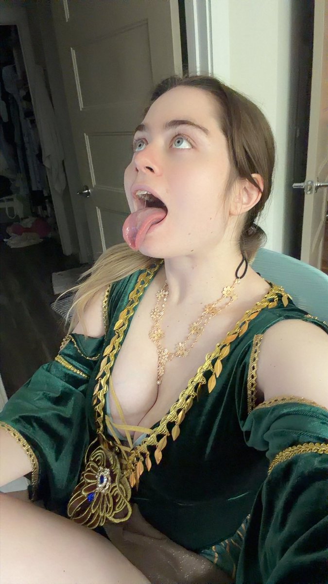 MuscleMommyCosplays tweet media