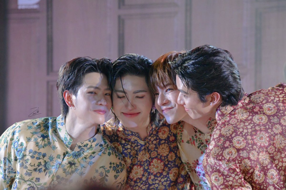 dija ✮ tweet media