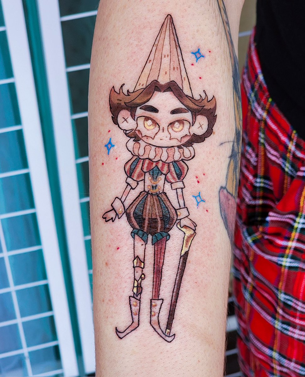 karlzmindpalace's tweet photo. I got to tattoo my clownie viktor!! 🥹❤️ 
#jayvik #arcane https://t.co/jMfCyDQQeO
