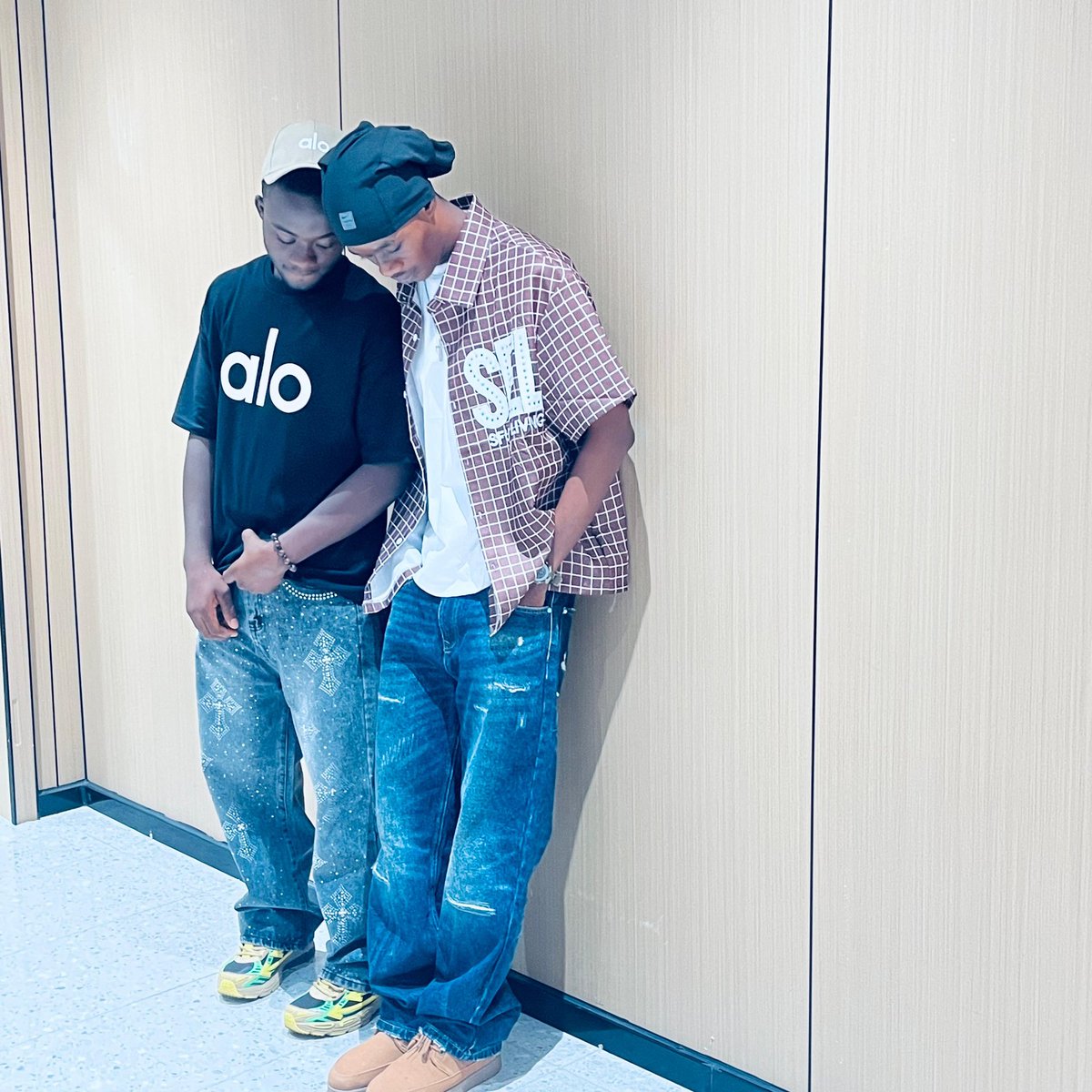 RoyalWa2's tweet image. Leveling up in silence. 📈
​#GrowthMindset #StreetFashion #DailyDrip