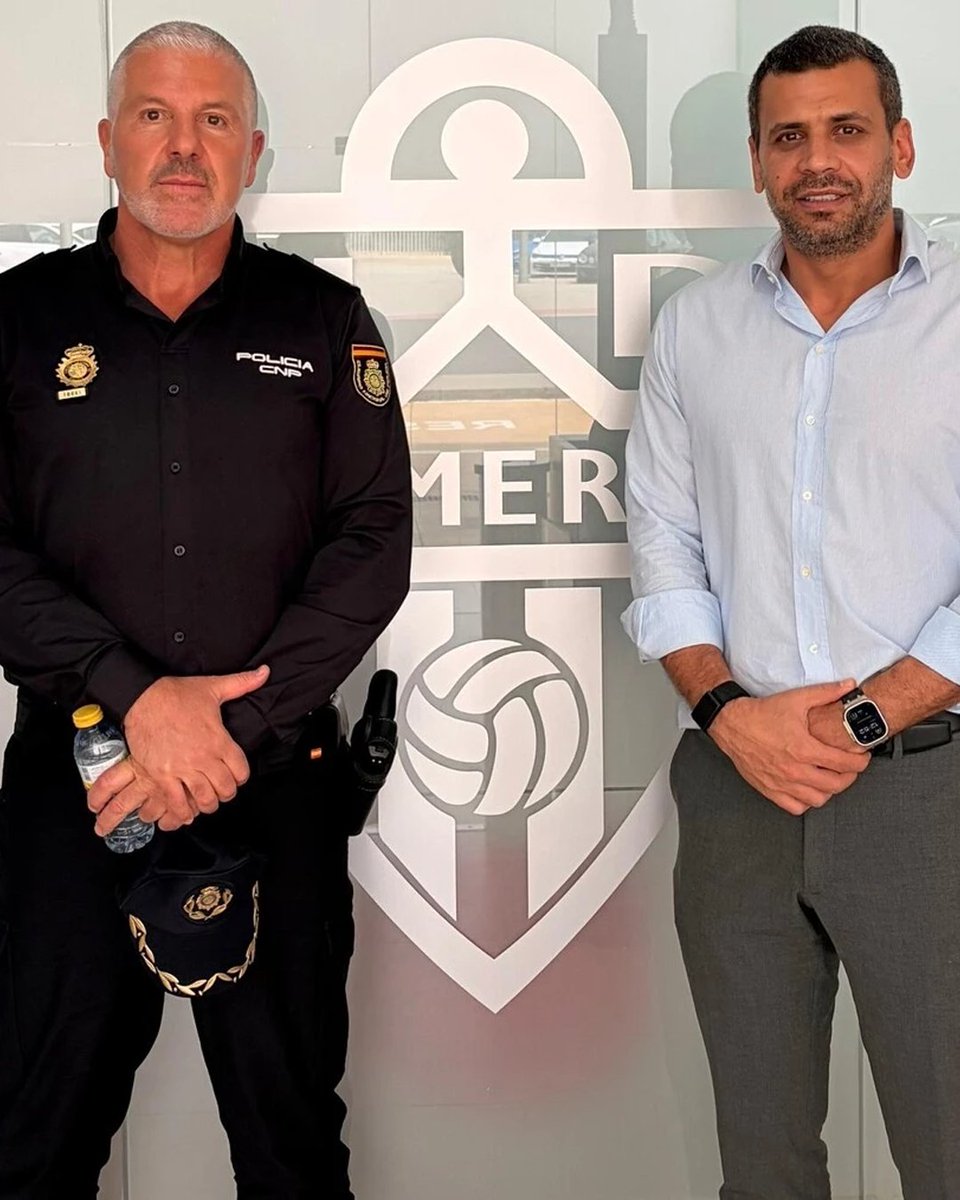 ℹ️ El club y la Policía Nacional mantienen una reunión en las instalaciones del estadio con acuerdos muy positivos

▪️ La afición rojiblanca tendrá zonas exclusivas para recibir al equipo

🔗Más información: udalmeriasad.com/noticias/la-af…