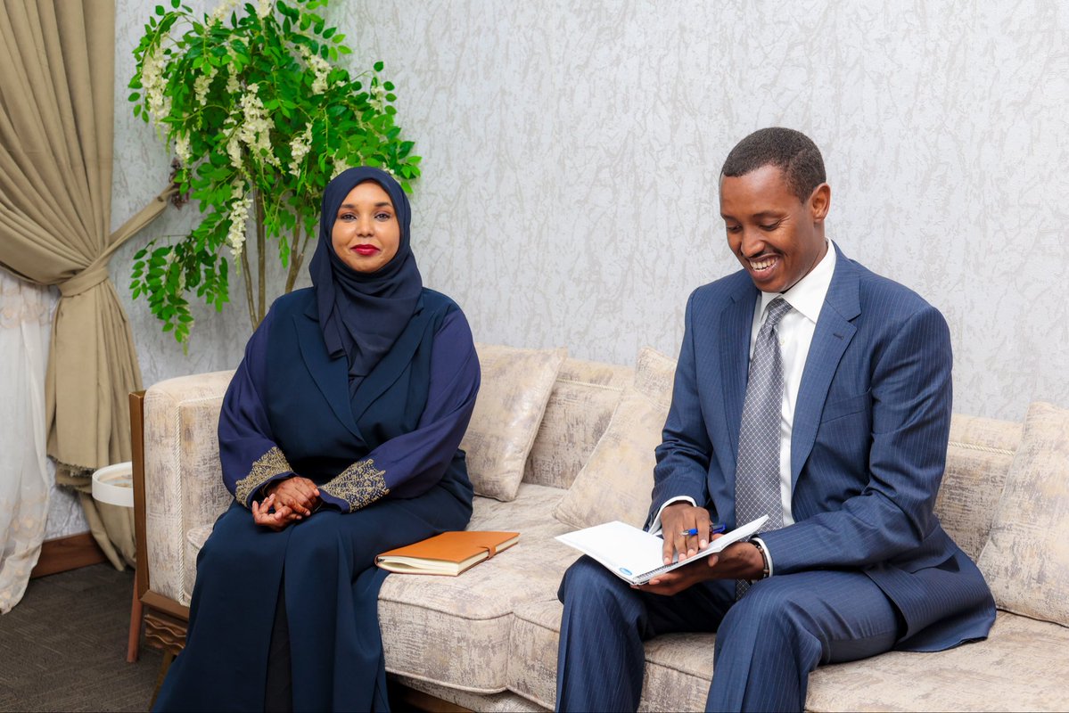 HamzaAbdiBarre's tweet image. Received Kenya’s Ambassador to Somalia, Amb. Cyprian Kubai Iringo, together with Deputy Ambassador, Hon. Elias Bare Shill, for a forward-looking exchange on Somalia–Kenya cooperation. Our discussions focused on deepening collaboration across key areas, including security and