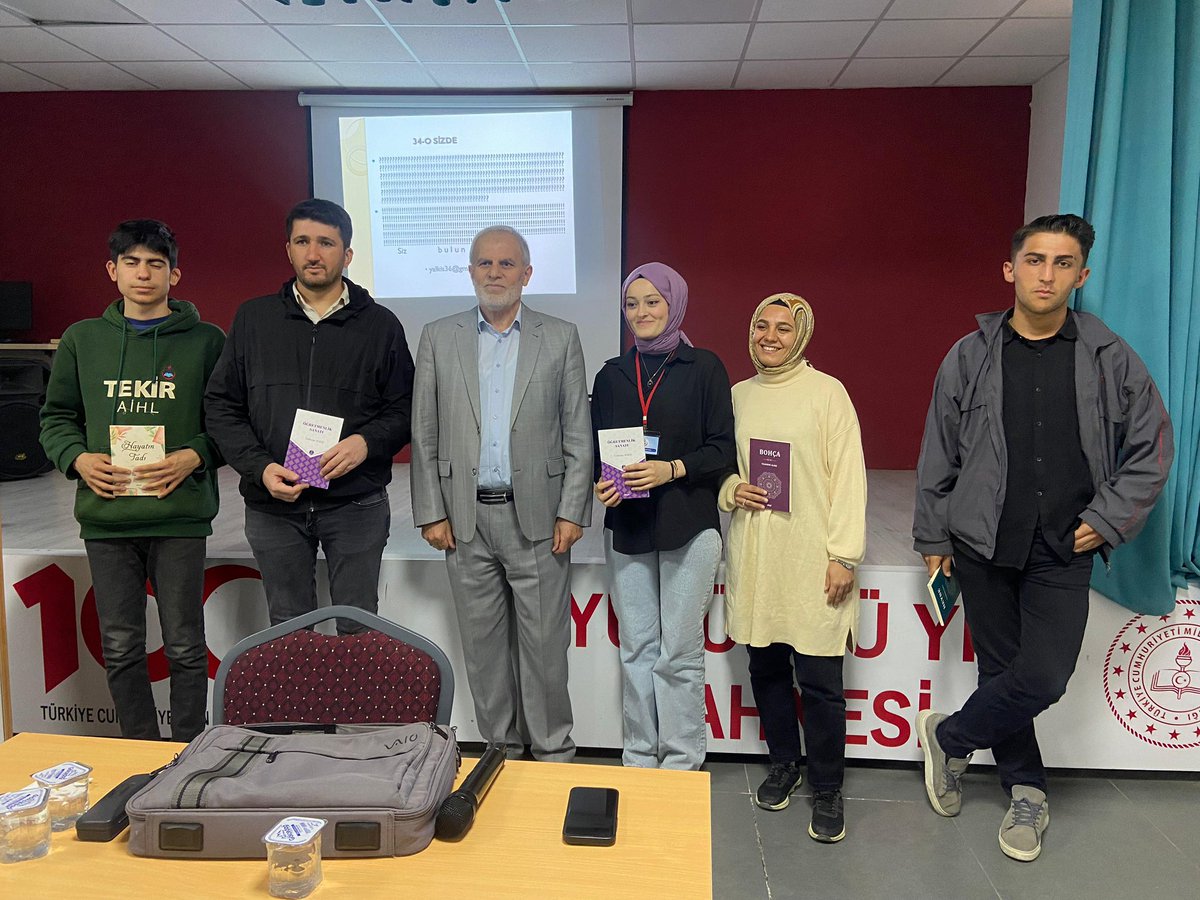 alk_yldrm's tweet photo. Tekir Anadolu İmam Hatip Lisesi’nin ağırbaşlı öğrencileriyle hayatta başarıyı konuştuk. https://t.co/IwNoENYuW4