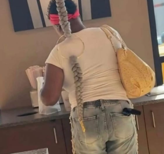 Callunc's tweet image. Ain't never see a Bluetooth ponytail