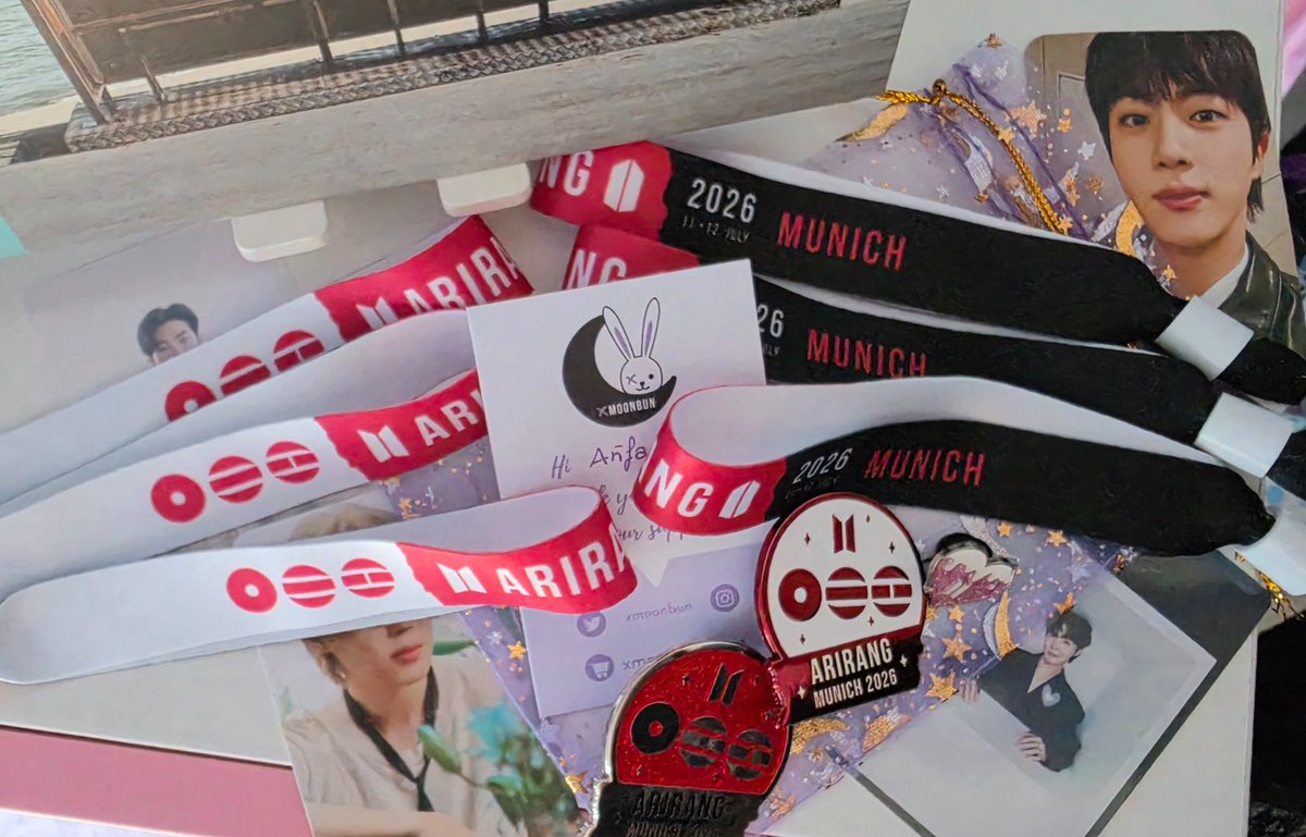 FariaGemini's tweet photo. Awwwww, thank you soo much, dear 
@xmoonbun 💜💜💜 the wristbands and pins arrived yesterday. And I looove them 😍 
My son stole the 'only 7 with you' pin right away 😅 so it's not on the photo.
Also many thanks for all the extras 🥰 https://t.co/PVryqnvTiK