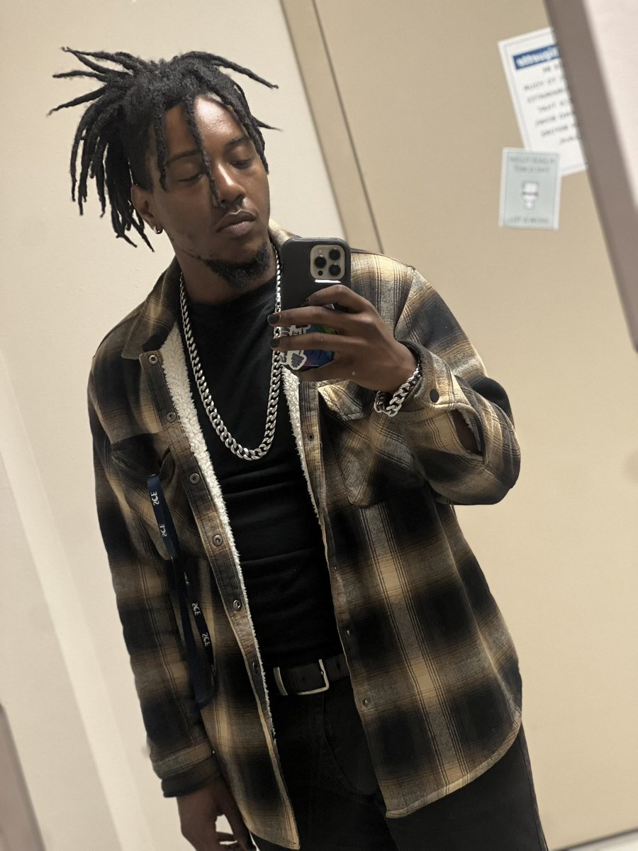 PrimetimeTaymar's tweet photo. 941 is boringggggg maybe #tampa will have my onlyfans partner🙄 https://t.co/cL3NGzSyYL