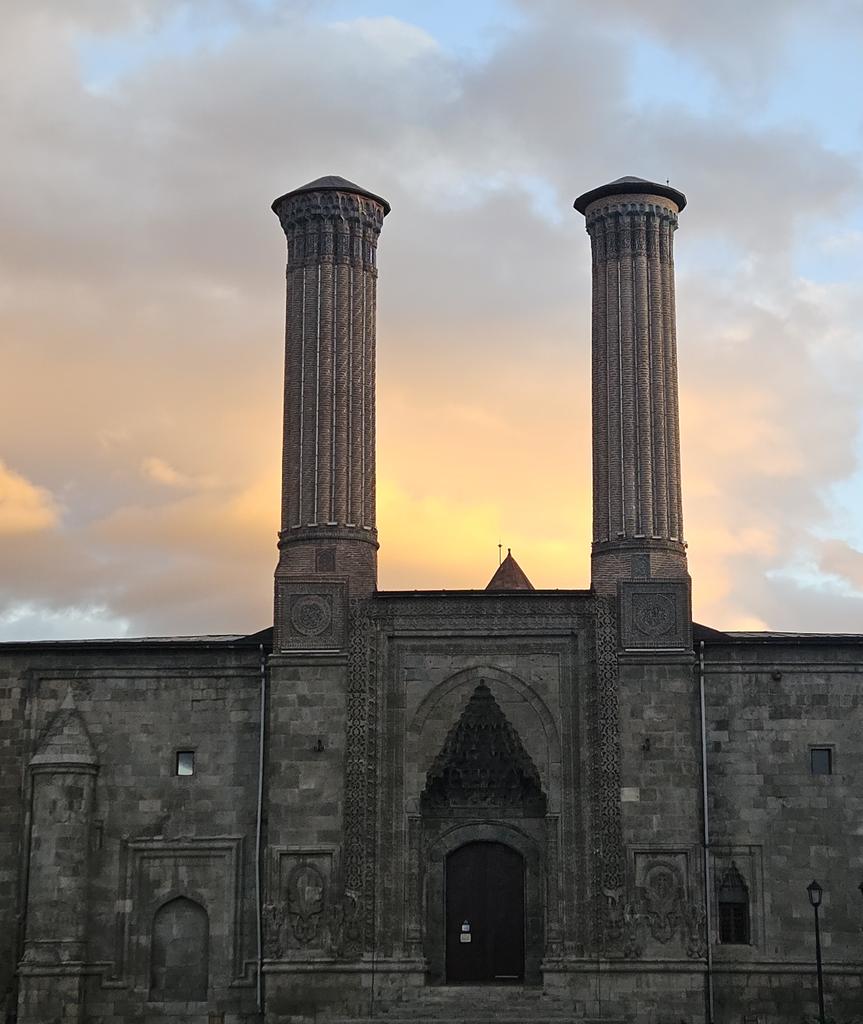 Sen anlatamadığım öylesine bir tutku.
#erzurum