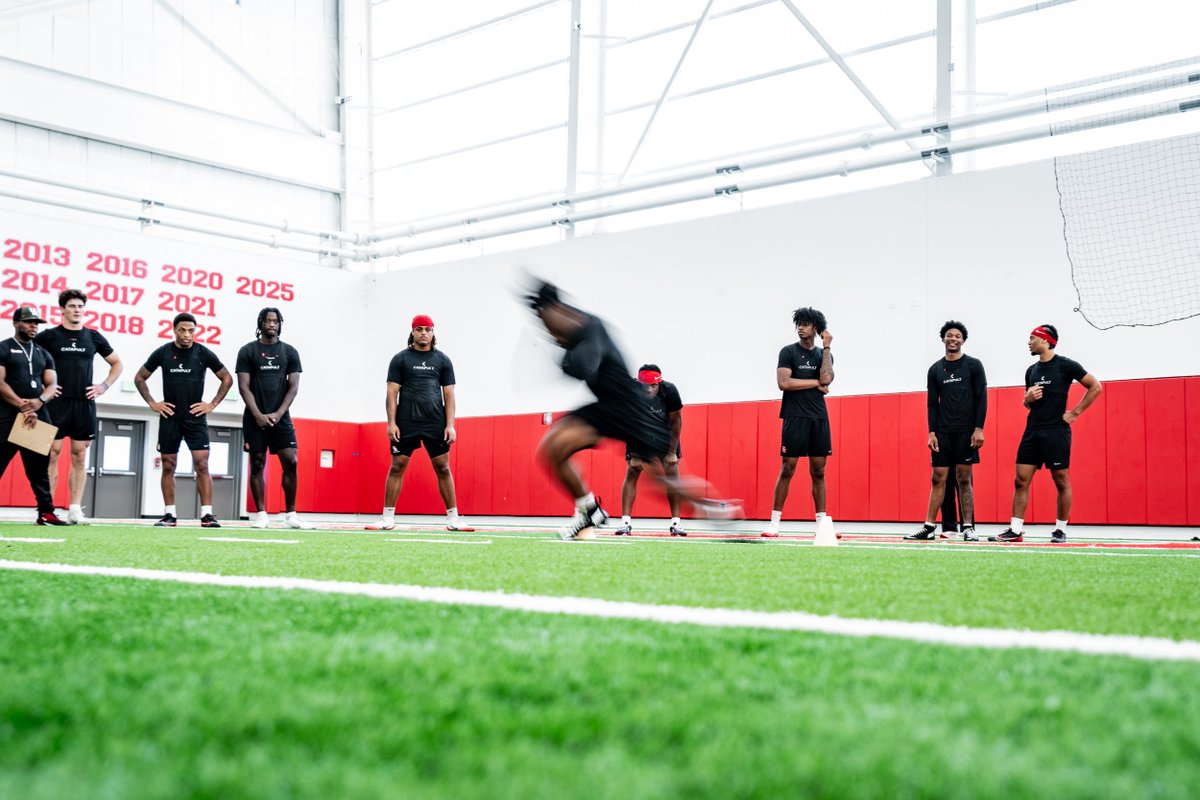 UHCougarFB's tweet image. Blink and you’ll miss it🫨

#GoCoogs