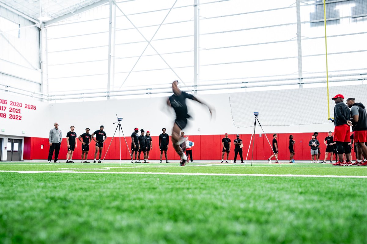 UHCougarFB's tweet image. Blink and you’ll miss it🫨

#GoCoogs