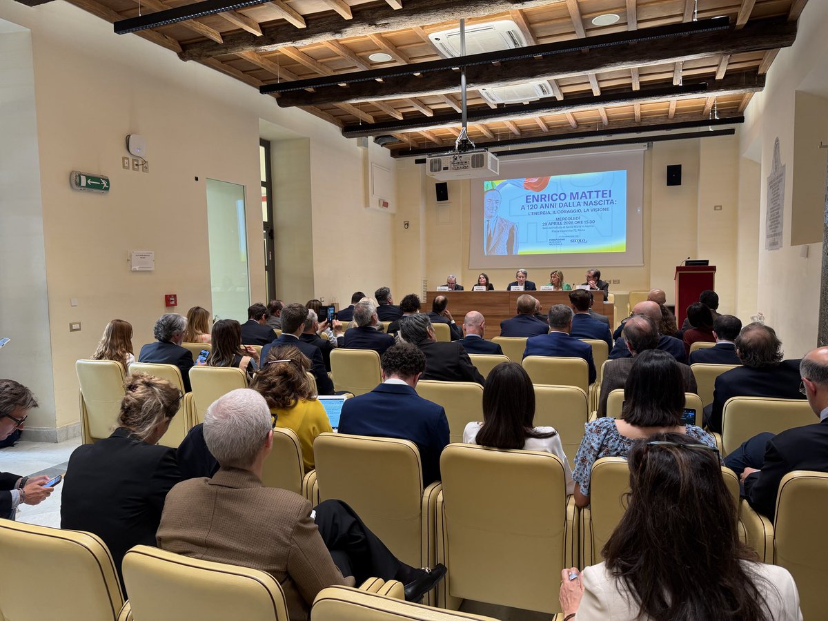 gasparripdl's tweet photo. Al convegno “Enrico Mattei a 120 anni dalla nascita: l’energia, il coraggio, la visione” promosso dal Sen. Terzi di Sant’Agata abbiamo ricordato come Enrico Mattei abbia indicato una strada: della cooperazione tra il Nord e il Sud del Pianeta anche per evitare tensioni e scontri. https://t.co/g2J8HgsiVn