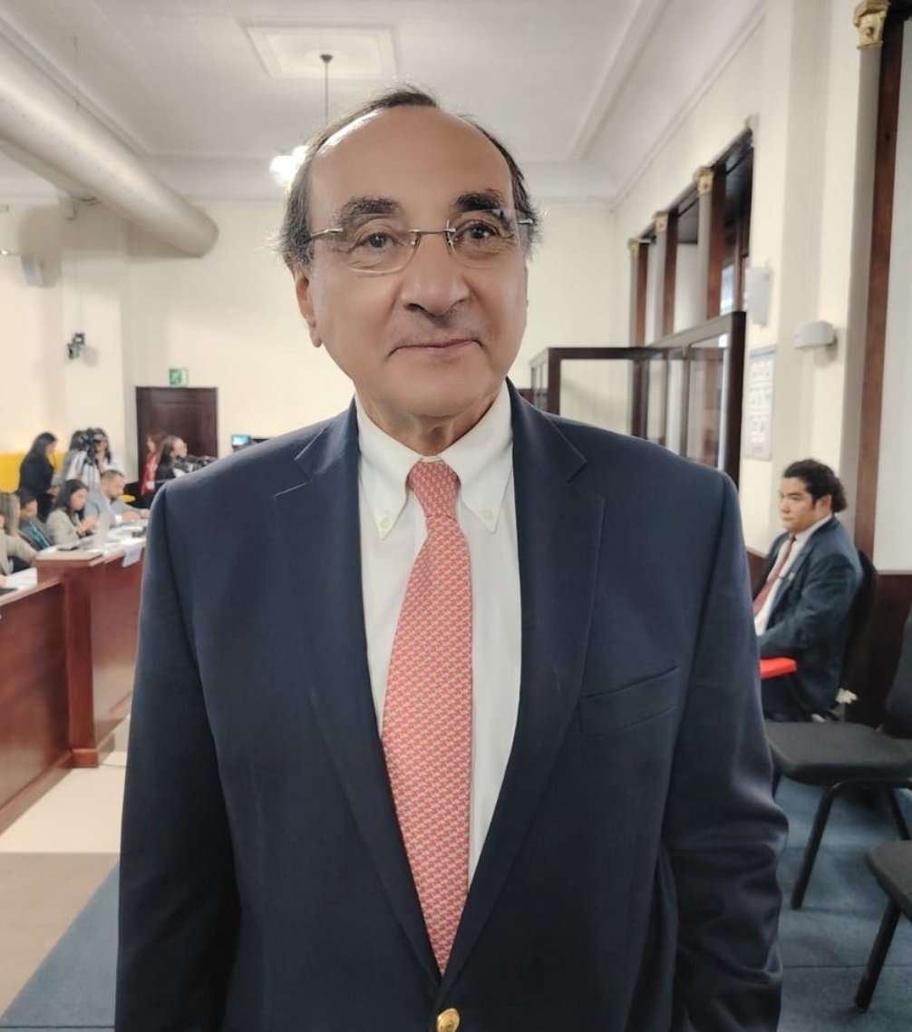 #EnContexto La empresa que objeta la compra del sistema biométrico del <a href="/renapgt/">RENAP GUATEMALA</a> es IAFIS Guatemala S. A. uno de sus abogados es Alfredo Skinner Klee. Actual Magistrado Suplente del <a href="/TSEGuatemala/">TSE Guatemala</a>. Acá hay un tremendo conflicto de interés.