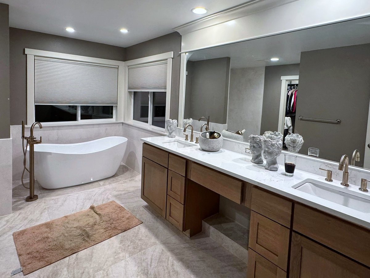 RenovaBuild's tweet photo. Embrace comfort and grace without sacrificing style. We master the balance between luxury and functionality, no matter the square footage. Your sanctuary, perfected.

✨ Free Estimates | Seattle &amp; Beyond
📞 (253) 487-4844

#generalcontractor #bathroomrenovation https://t.co/TEO9QjPcJo