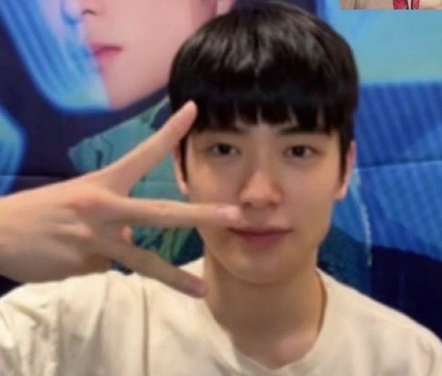 vicky 🍏🍋 tweet media