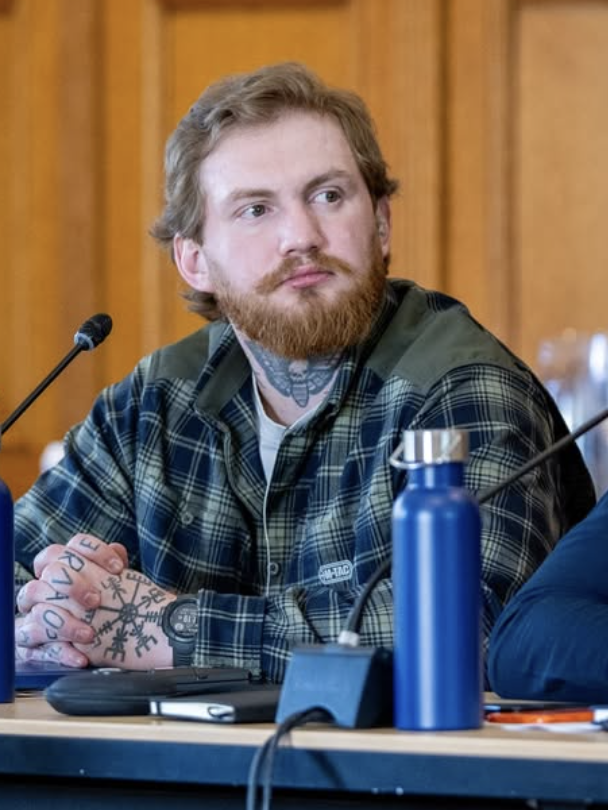 mossrobeson__'s tweet image. 💥Hardcore 🇺🇦 neo-Nazi Yan Klishayev and other Azov veterans met @TimothyDSnyder at Yale Univeristy. Klishayev leads the new "Veteran Corps" of the Azov movement which promises to forge a "new Ukrainian elite." See next post for an article I wrote about Klishayev and Vet Corps⬇️