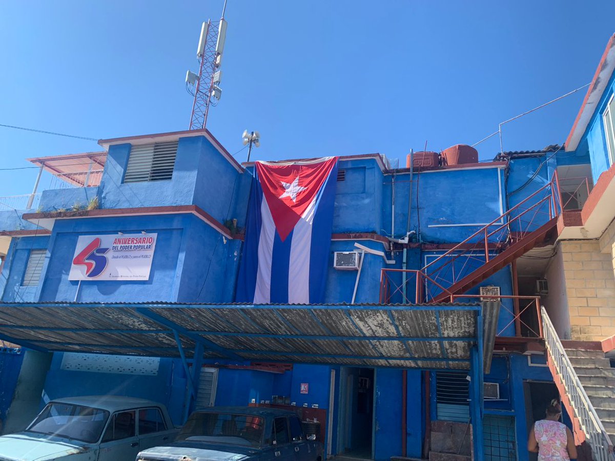 MiGuantanamo's tweet photo. #PoderPopular 🇨🇺 Nuestra sede de la Asamblea Municipal del poder Popular en #Guantánamo también se prepara para el #PrimeroDeMayo con el embellecimiento de sus áreas. https://t.co/eKIHOacECC