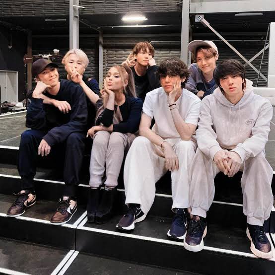 TheGrandeTop10 ꕤ tweet media