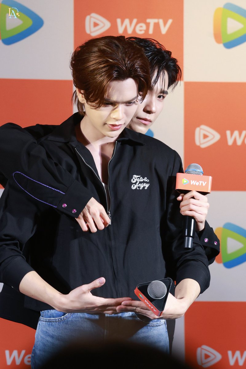 majoh2221's tweet image. เขาแค่ซ้อมวาดรูป..แล้วเราตะมูกบานทัมมั้ย😳

MRS X WETV LIVE 

#WeTVxMyRomanceScammerLIVE 
#junniorrs #markjrtn