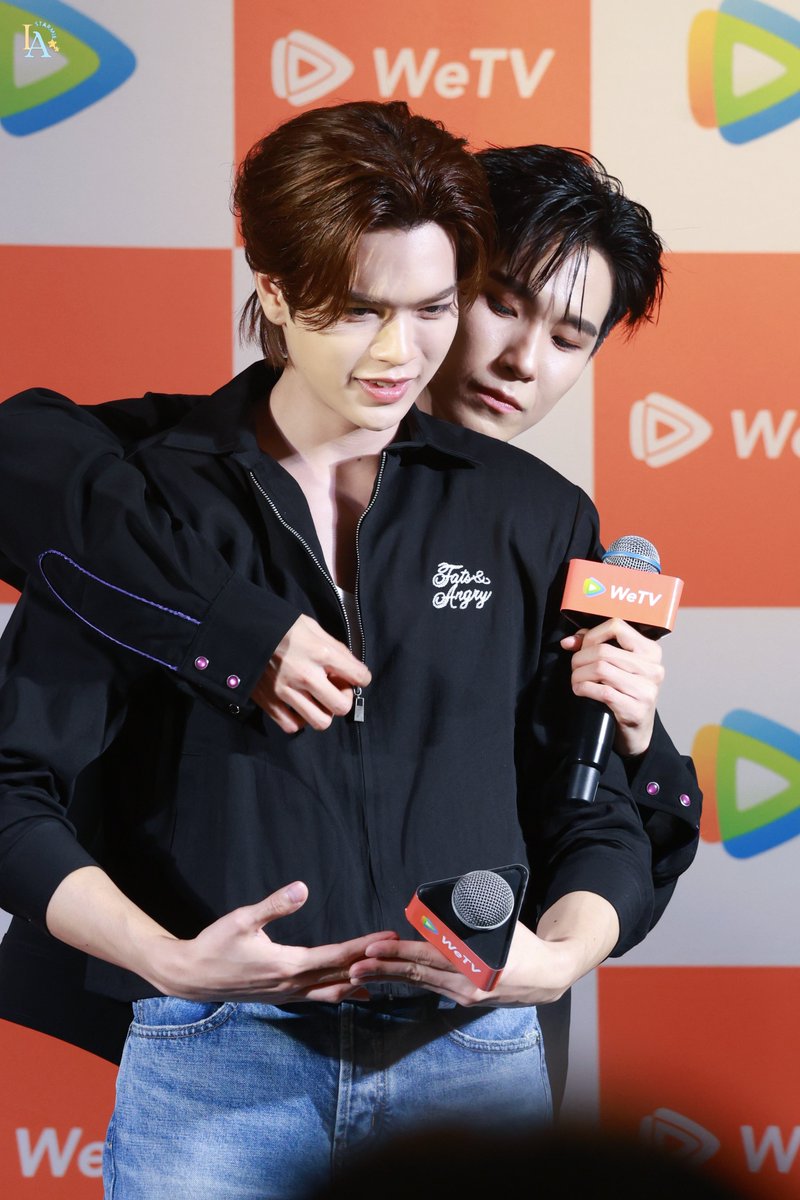 majoh2221's tweet image. เขาแค่ซ้อมวาดรูป..แล้วเราตะมูกบานทัมมั้ย😳

MRS X WETV LIVE 

#WeTVxMyRomanceScammerLIVE 
#junniorrs #markjrtn