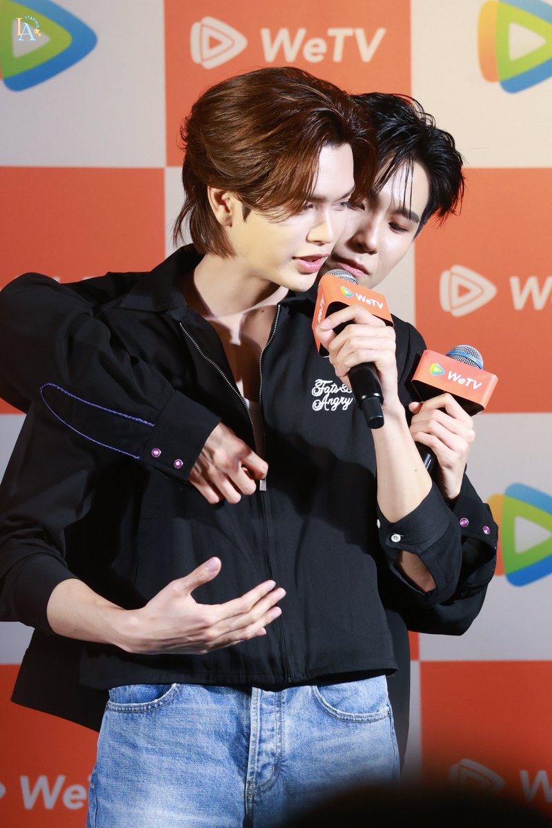 majoh2221's tweet image. เขาแค่ซ้อมวาดรูป..แล้วเราตะมูกบานทัมมั้ย😳

MRS X WETV LIVE 

#WeTVxMyRomanceScammerLIVE 
#junniorrs #markjrtn