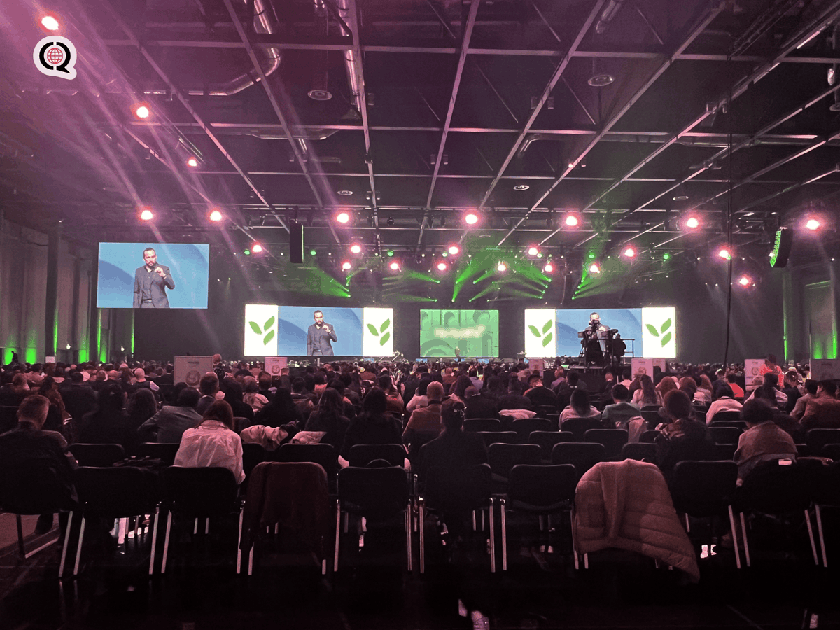 ConferenceRent's tweet photo. 28 languages. 3 venues. 1 global leadership summit in Vienna. 🌍
At a leadership summit for one of the world’s largest direct sales organizations, 3,000 participants from 95+ countries joined sessions across the city over 6 days.
Read the full story 👇 
https://t.co/YFuYPLdq6V https://t.co/mZP39iGFcQ