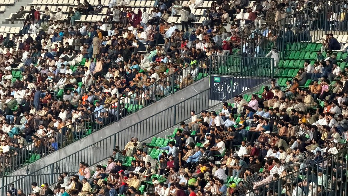 sohailimrangeo's tweet image. Crowd 
#Lahore #PSL
