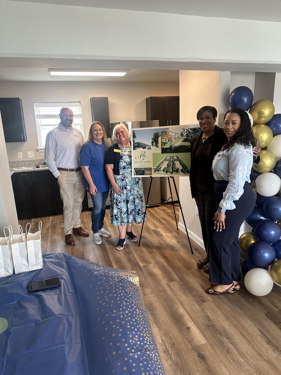 NWWaco's tweet photo. NeighborWorks Waco recently attended a community event highlighting the redevelopment of the former Estella Maxey apartments, now known as Melody Grove.

#WacoTX #NeighborWorksWaco #AffordableHousing #CommunityDevelopment #EastWaco https://t.co/eaCrYkazE1