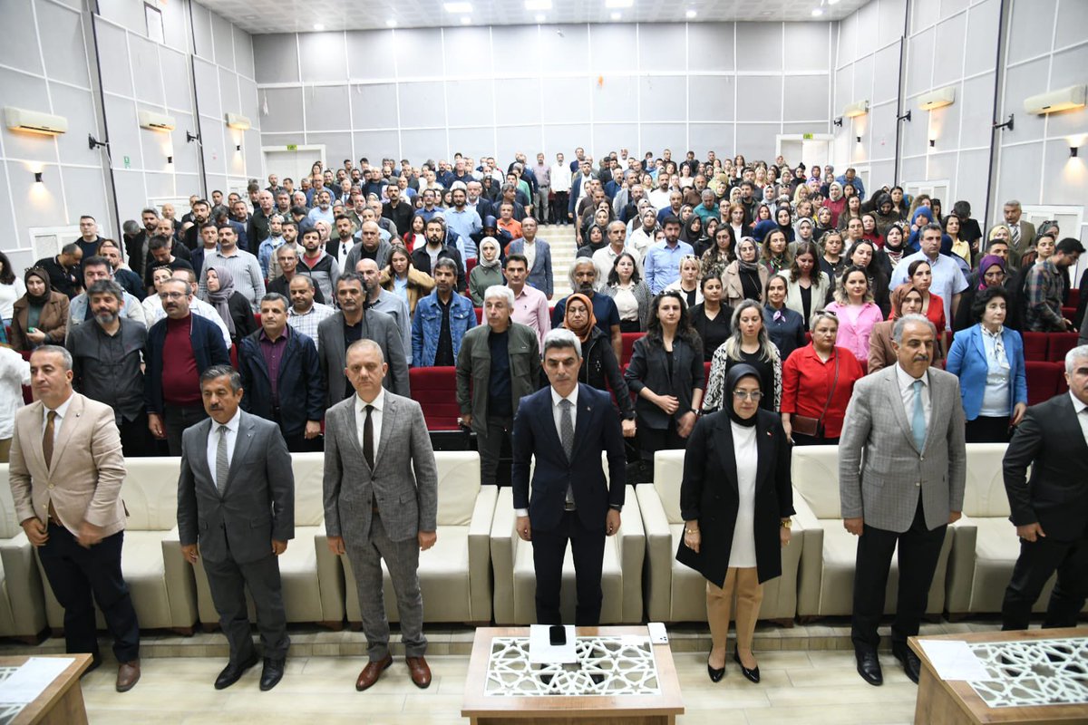 İlimizde görev yapan Rehber Öğretmenlerimiz ile ;

✅Okul Rehberlik Hizmetleri Çalışmaları
✅Eğitim Ortamlarında Şiddetin Önlenmesi 
✅Akran Nezaketi
✅Bağımlılıklarla Mücadele Çalışmaları
✅ÖNEM Projesi 
✅Psikososyal Açıdan Okul Güvenliği
✅Aile Eğitimleri konularını görüştük.