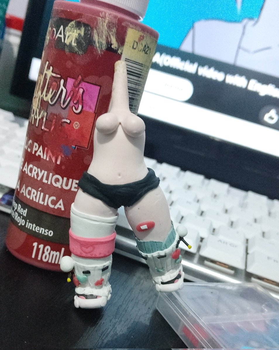 KeMixLove's tweet image. Siguiendo con la figura de Varessa de Genshin Impact 
૮₍ ´ ꒳ `₎ა💖

#varessa #genshinart #handmade #figure #hechoamano #clayart #artistaemergente #artistacolombiana