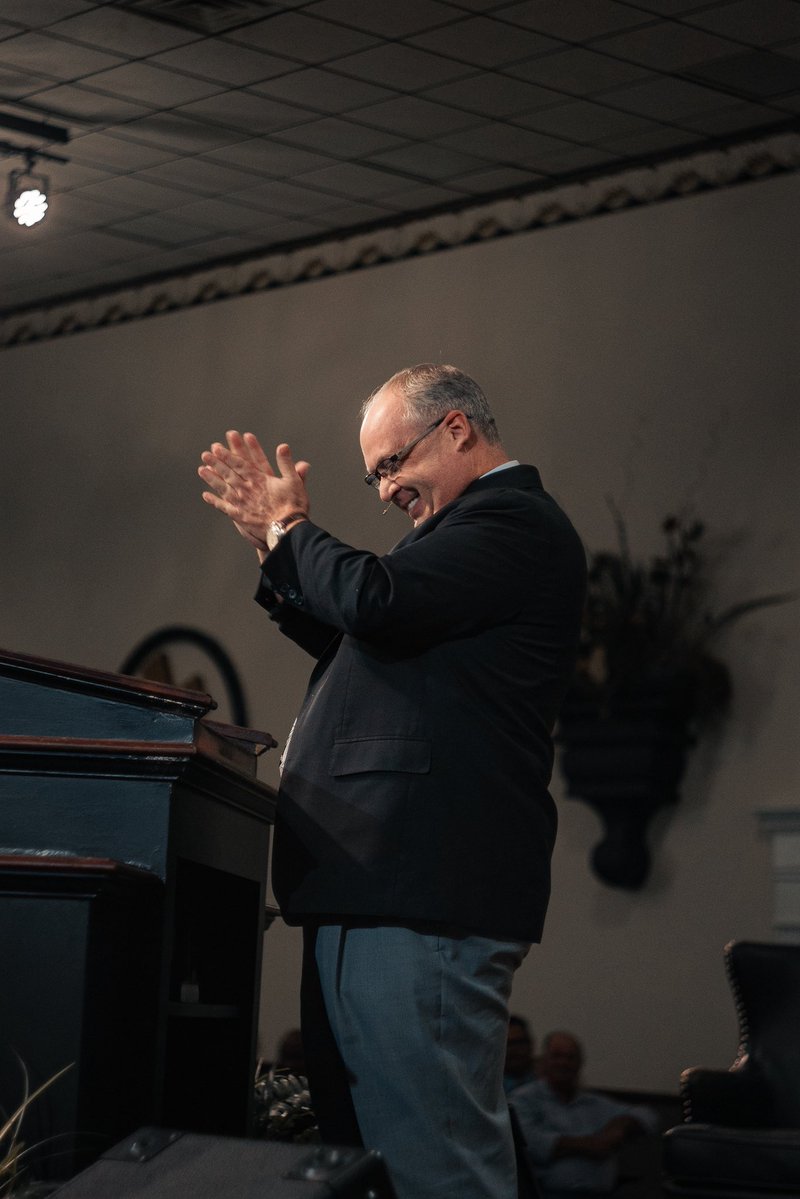 SHFPC's tweet image. Drop a “👏” in the comments below if you’re excited for #MIDWEEK service tonight a 7pm!🥳 #MeetMeAtTheHarbor